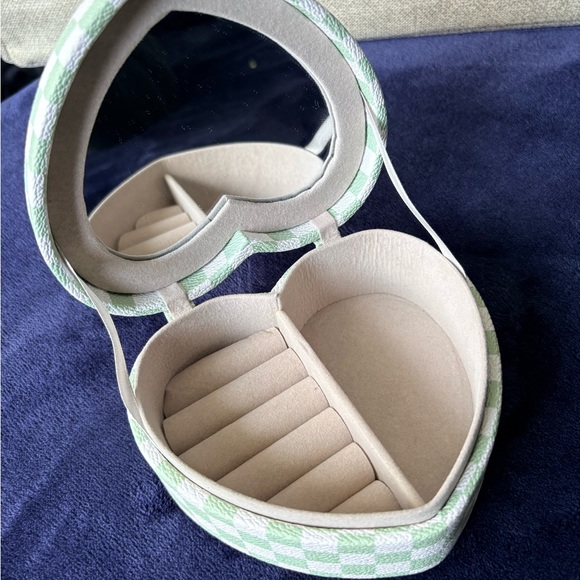 Checkered Jewellery Box - Picture 3 of 4